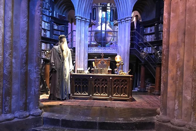 Harry Potter Studio Tickets and London Film Locations Guided Tour - Why this Harry Potter day trip works: streets in London, sets in Leavesden