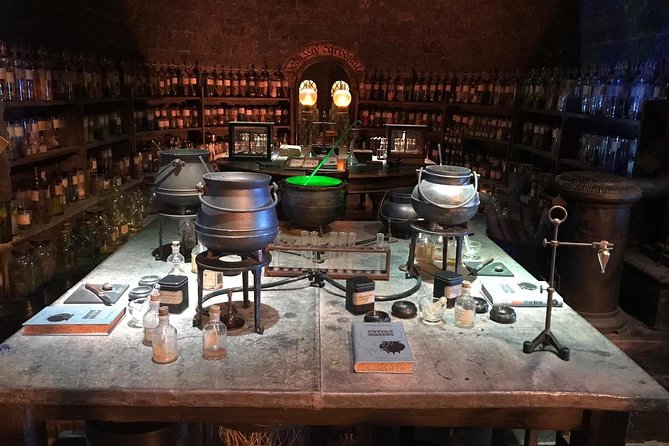 Harry Potter Studio Tickets and London Film Locations Guided Tour - Coach ride to Leavesden: comfort matters more than you think