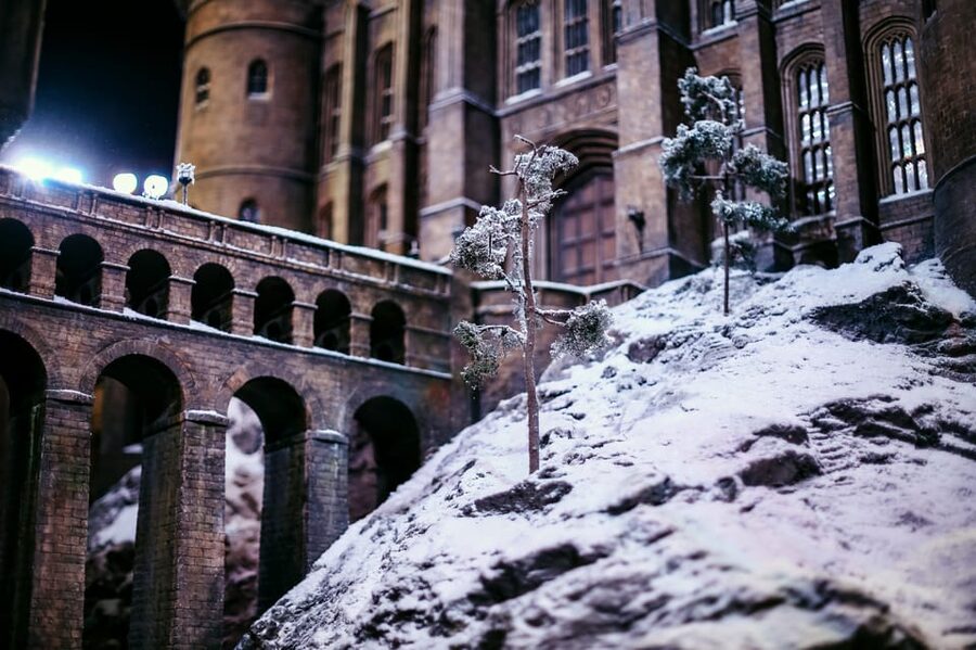 Harry Potter Studios & Private Transfer from Central London - Platform 9¾ and the Hogwarts Express Photo Moment
