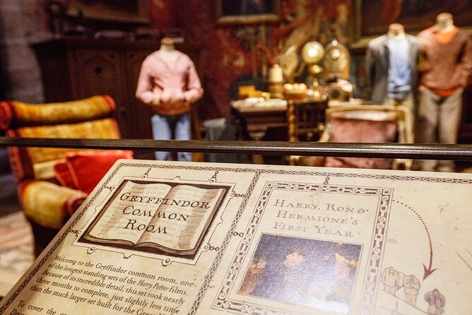 Harry Potter Warner Bros. Studio Tour from London - Platform 9¾ Trolley Photo: The Quick Keepsake
