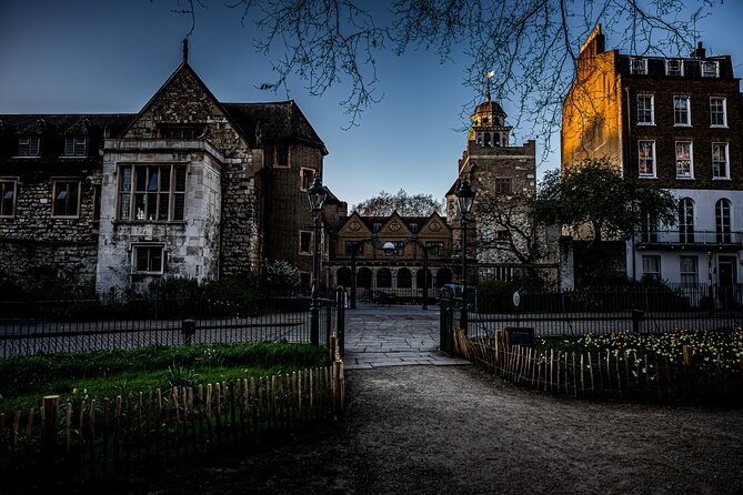 Haunted London: Night Ghost Walking Tour - St Bride’s Church, Fleet Street: Crypts Beneath the Beautiful Exterior