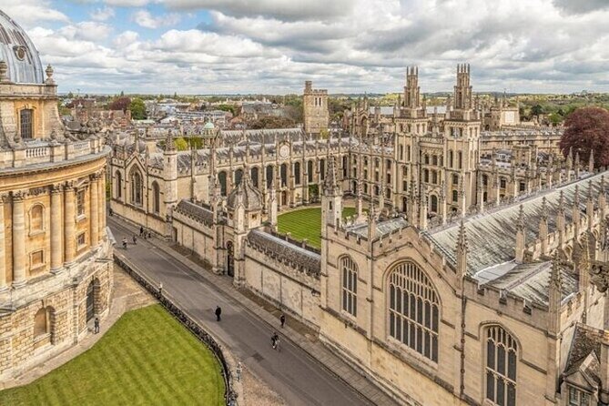 Heathrow Airport To Oxford Private Transfer - Standard vs Executive: Choosing the Right Vehicle for Your Group