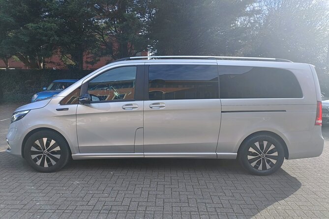 Heathrow to Central London Airport Transfers - How the meet-and-greet works in the arrivals hall