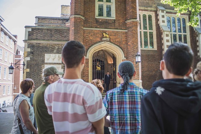 Hidden London Walking Tour - Route Between Stops: Alleyways, WWII Marks, and Other Off-the-Map Stops