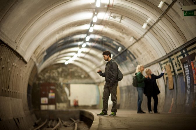 Hidden Tube Walking Tour of Aldwych Disused Station - How to get the most from the tour (small tips that pay off)