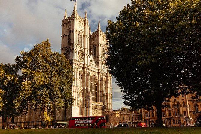 Highlights & Hidden Gems With Locals: Best of London Private Tour - Why a Private Guide Beats DIY in Central London