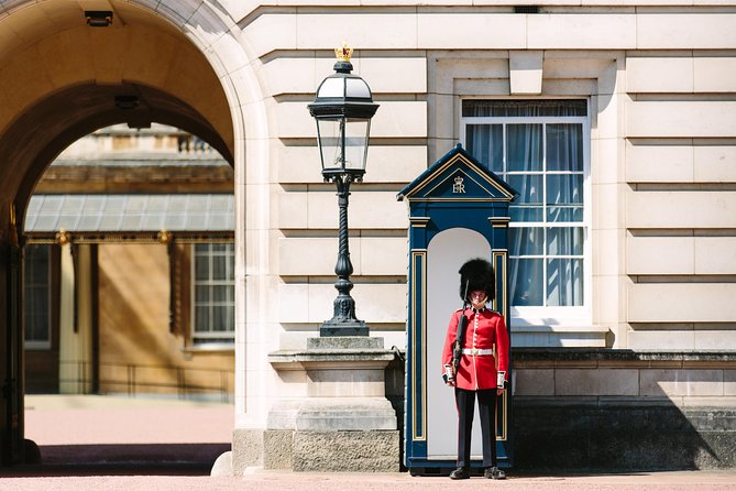 Highlights of Royal London Bike Tour including Hyde Park - Houses of Parliament and Big Ben: The Westminster Shortcut