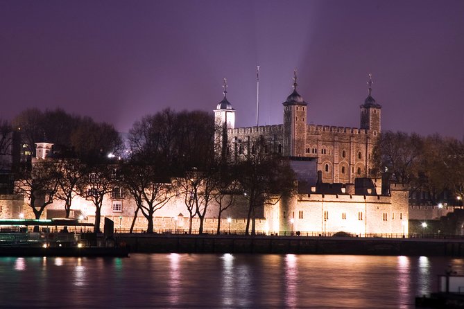Highlights of Royal London Bike Tour with River Cruise Package - Tower Bridge crossing and the included beer tasting break