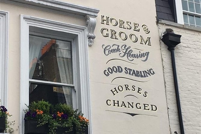 Historic London Pub Walk. A Walk Around Belgravia and Her Amazing Pubs - Key things you’ll notice on this Belgravia pub walk