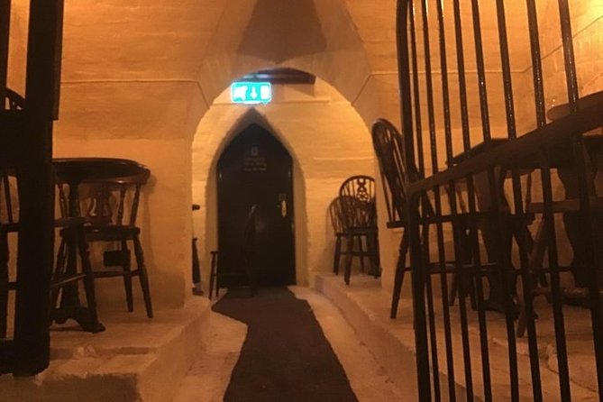 Historic London Pubs Private Walking Tour With Free Drinks! - Should You Book Ye Olde England Tours’ Historic Pub Walk?