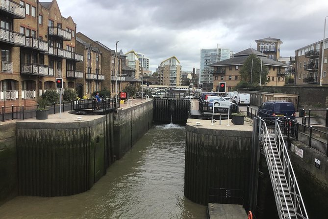 Historic walk of East Londons Wapping Docks and its famous Pubs - Should you book this Wapping Docks and Pubs walk?