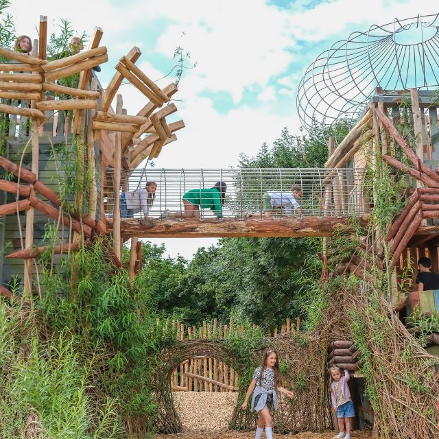Hobbledown Heath One-Day Entry Ticket - Daily keeper talks and demonstrations: how to get more from animal time