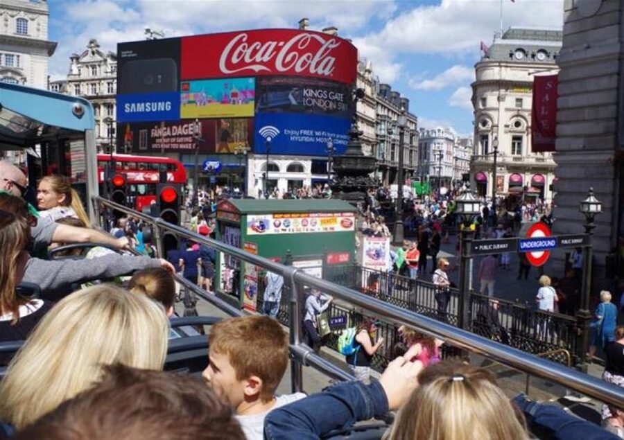 Hop-on Hop-off London Bus Tour & The London Eye - London Eye at 11:00 to 6:00: making the most of the 30-minute ride