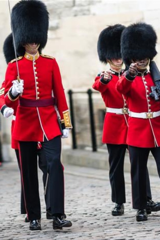 Hop on Hop off London Bus Tour & Tower of London - Key Things I’d Focus On