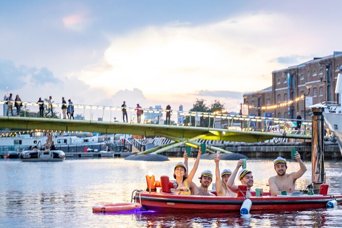 Hot Tub Boat Tour in London - London's most unique tour - Stop 2: Canary Wharf in Warm Water (30 Minutes That Are All About the Views)
