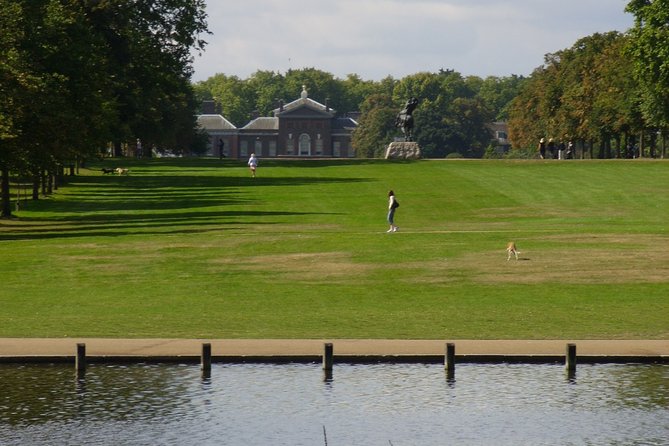 Hyde Park and Kensington Gardens: A Self-Guided Audio Tour - App practicalities: downloading, offline mode, and pocket mode issues
