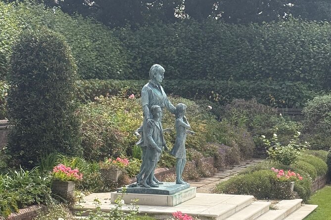 Hyde Park and Kensington Gardens Walking Tour - Diana Princess of Wales Memorial Fountain and Walk: Meaningful, Photo-Friendly, and Well Timed