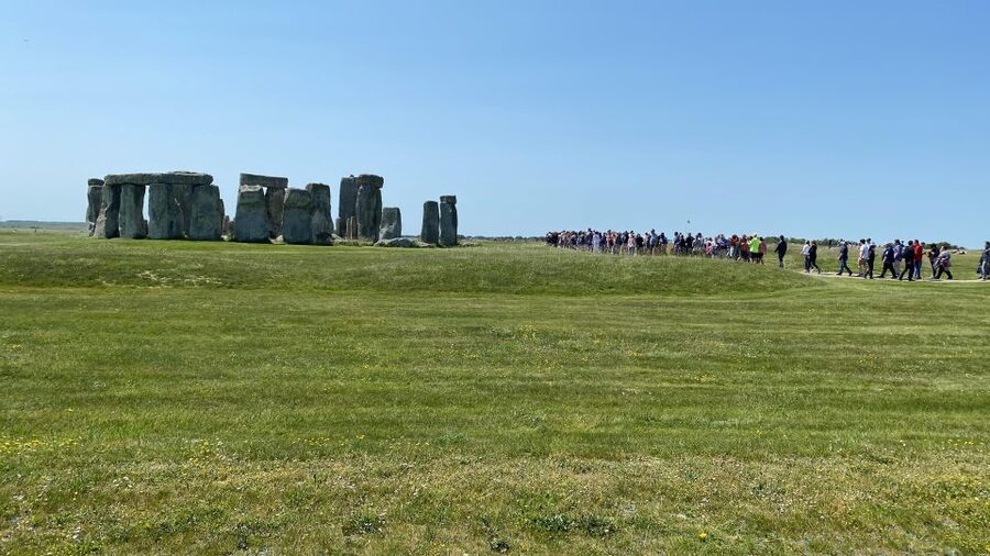 Individual trip to Stonehenge including pickup and drop off - Private car pickup to Stonehenge: how the 6-hour day works