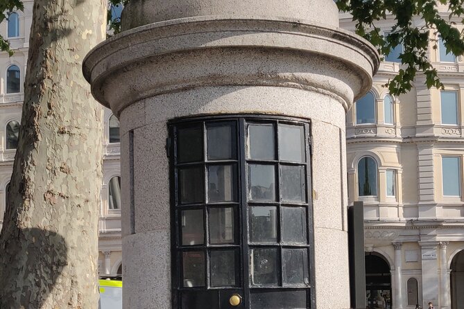 Interactive Treasure Hunt Experience - Central London's Secrets - Seven Dials to Soho: From Clue Steps to a Second Pub Finish