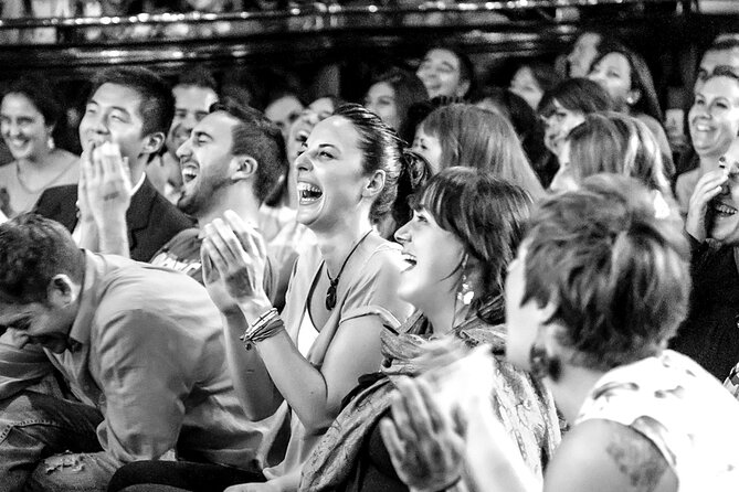 International Stand Up Comedy Show in Covent Garden - When the jokes start: the timing that actually matters