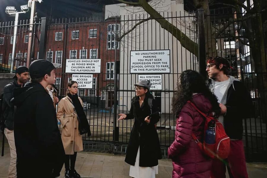 Jack The Ripper: Interactive Night Walking Tour in London - Gunthorpe Street and Goulston Street: clue collection in motion