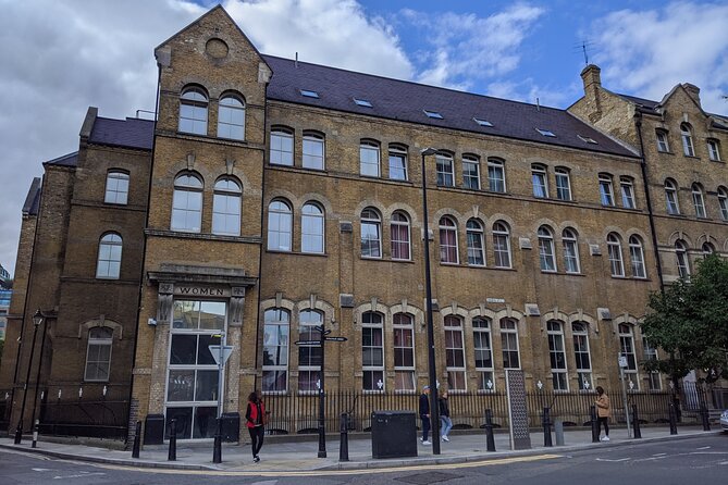 Jack the Ripper Tour in Spanish - Why Whitechapel at Night Changes the Story