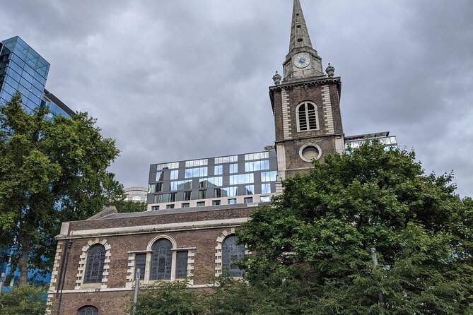 Jack the Ripper Tour in Spanish - The Ten Bells and Spitalfields Market Finish: Ending With Context, Not Just Shock