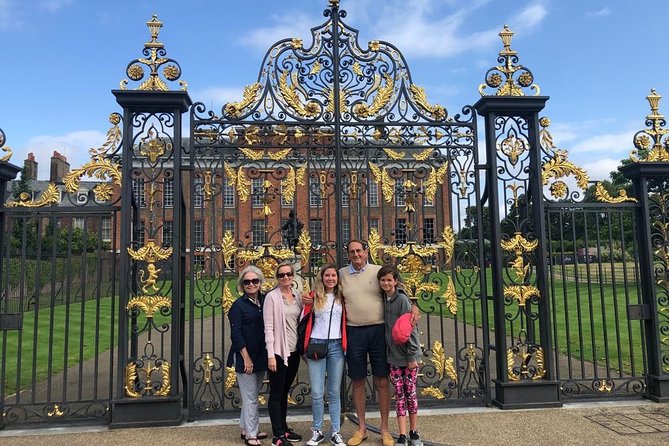 James Bond Ultimate Spy Taxi Tour - Westminster: real spy meeting points and how close fiction gets