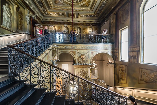 Kensington Palace Entrance Ticket - Stop 1: The State Apartments and the Royal Collection vibe