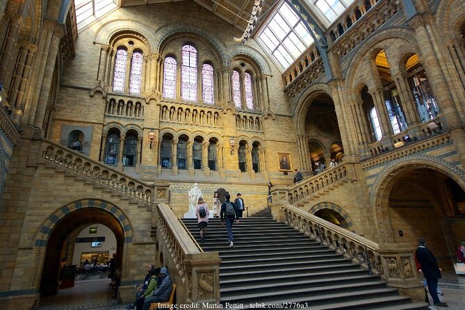 Kensington Private 4h Tour Including The Victoria & Albert Museum - Diana Princess of Wales Memorial Walk: Meaningful, Specific, and Short