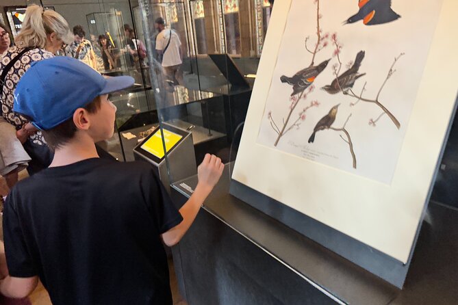 Kid-Friendly Natural History Museum & Dinosaurs Private Guided Tour in London - Stop 1: Natural History Museum highlights built for kids