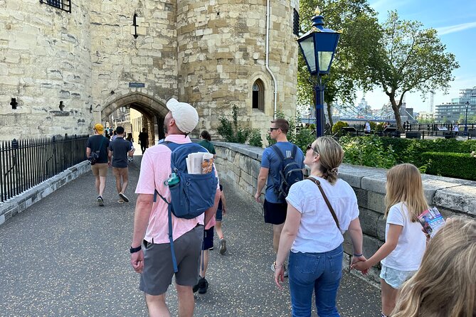 Kid-Friendly Private Tower of London Tour with Blue Badge Guide - Yeoman Warders (Beefeaters): how you’ll spot them and why it’s fun