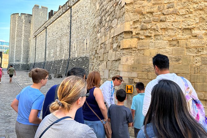 Kid-Friendly Private Tower of London Tour with Blue Badge Guide - White Tower, Green Tower, and Medieval Palace: what you’ll actually see