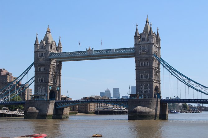Killing Eve Locations Tour of London with Private Guide - What you actually see: 10+ Killing Eve filming spots on the move