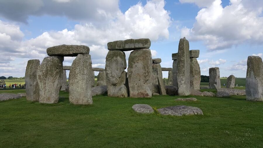 King Arthur Tour: Stonehenge, Glastonbury and Avebury - Glastonbury: lunch, local shopping, and the Avalon idea
