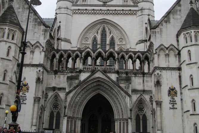 Law in London Private Tour - Meeting at the Royal Courts of Justice on the Strand