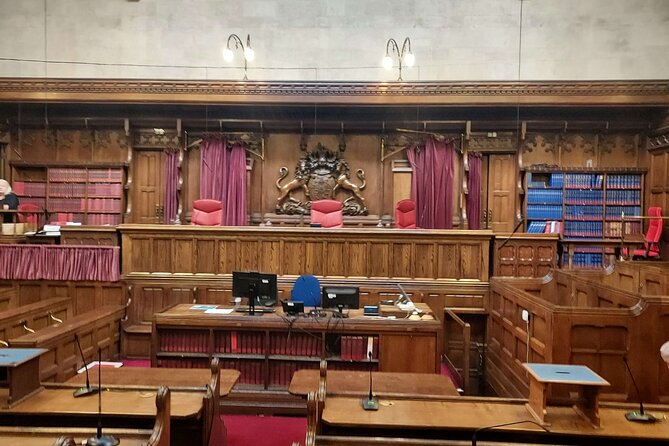 Lawyers' London: Courts of Justice & Inns of Court Walking Tour - Middle Temple Hall: the Elizabethan building that sets the tone