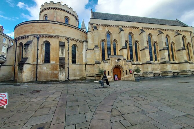 Lawyers' London: Courts of Justice & Inns of Court Walking Tour - Royal Courts of Justice: stepping inside modern justice in a big Victorian shell