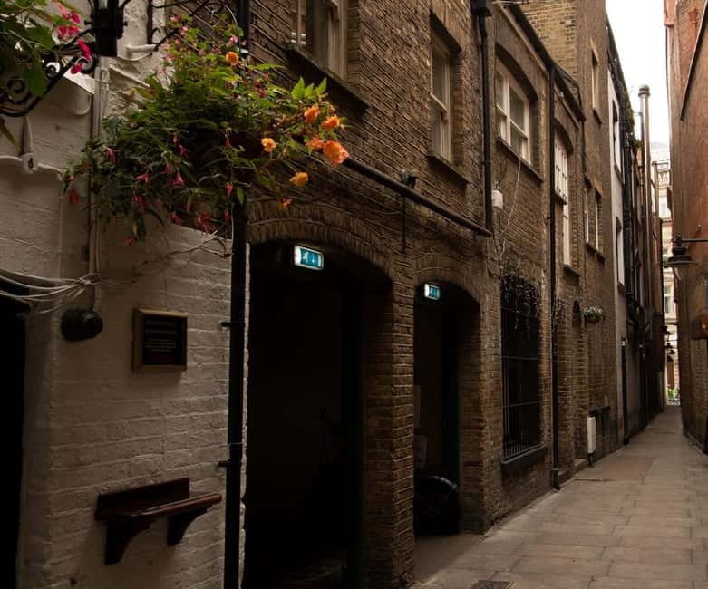 Lights, Camera, London! Movie Locations Walking Tour - The Underground transfer: a short hop that makes logistics part of the story