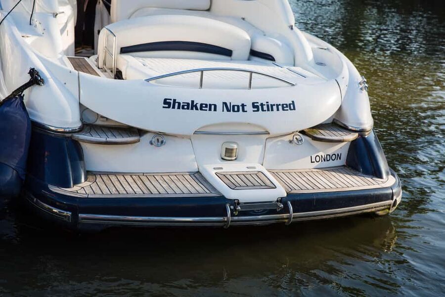 London: 2 hour private luxury Thames boat cruise / hire - Shakespeare’s Globe to the Shard: classic London meets modern edges