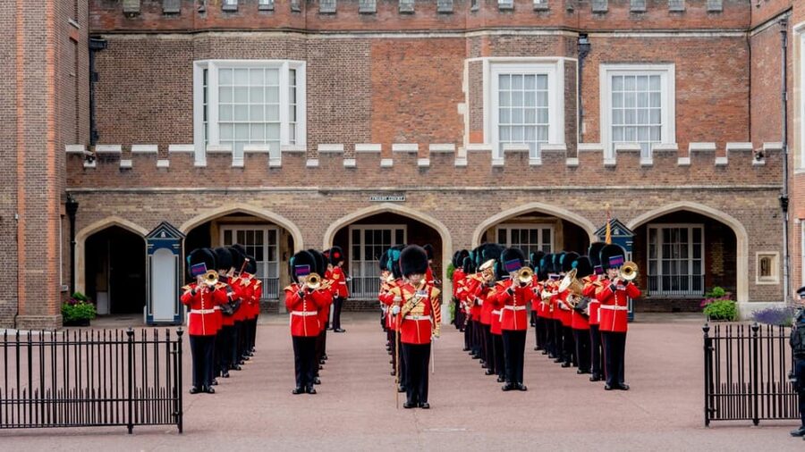 London: 24-Hour Hop-On Hop-Off Bus Pass - Who This Pass Suits Best