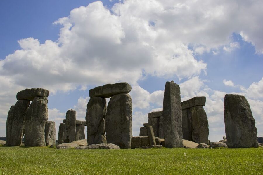 London: 3-Day Stonehenge, Bath & South West Coast Tour - Day 1: Stonehenge, Durdle Door, and Exeter’s Roman-to-Tudor Trail
