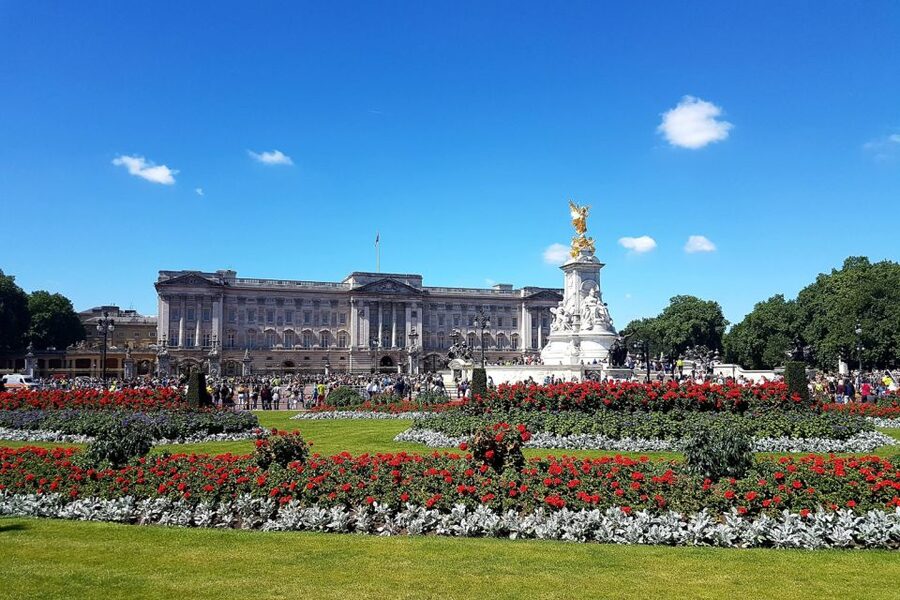 London: 30 London Sights Guided Walking Tour - Tower Bridge, Tower of London, and Harry Potter Filming Locations