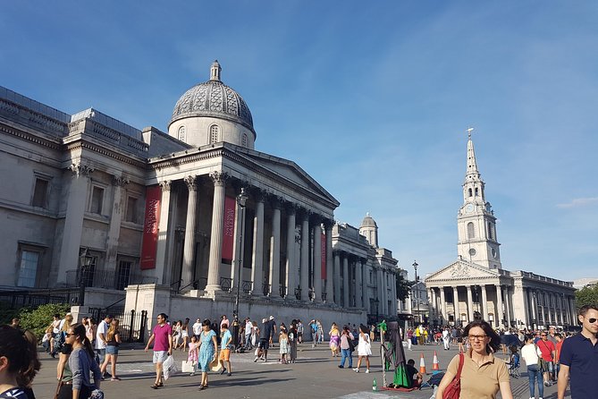 London 30 Top Sights with Fun Local Guide - Trafalgar Square and Whitehall: big monuments, tighter streets