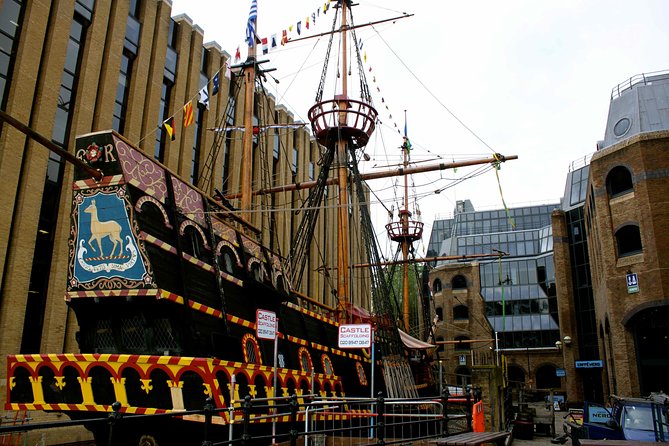 London 30 Top Sights with Fun Local Guide - Parliament Square and Westminster Abbey: Big Ben without the stress