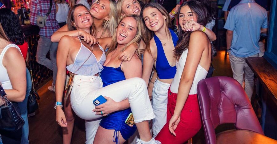 London: 4 Soho Nightclubs Crawl - Meeting at Zoo Bar and Meeting Your Host