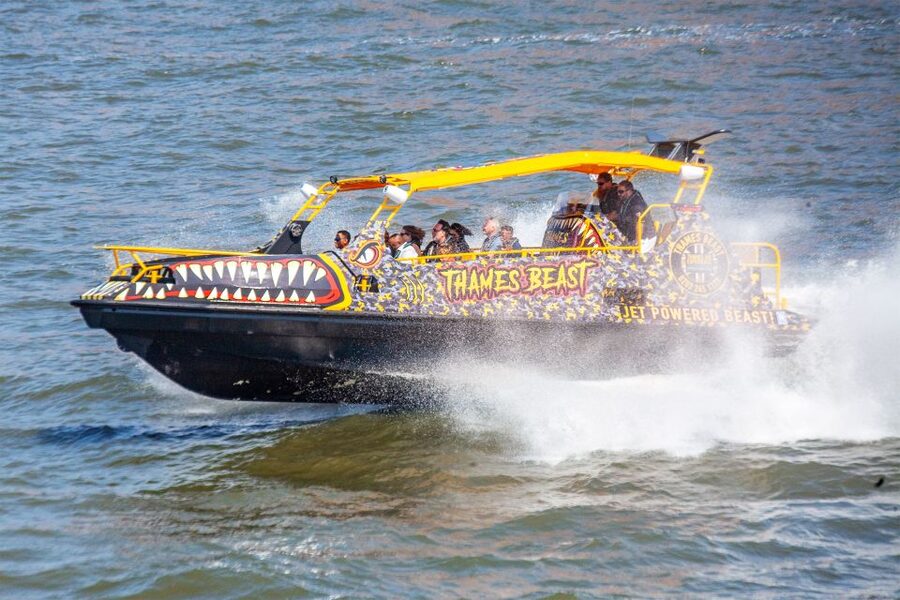 London: 40-Minute Thames Beast Jetboat Tour - Comfort, Warmth, and Gear: Ponchos Help, but Dress Smart