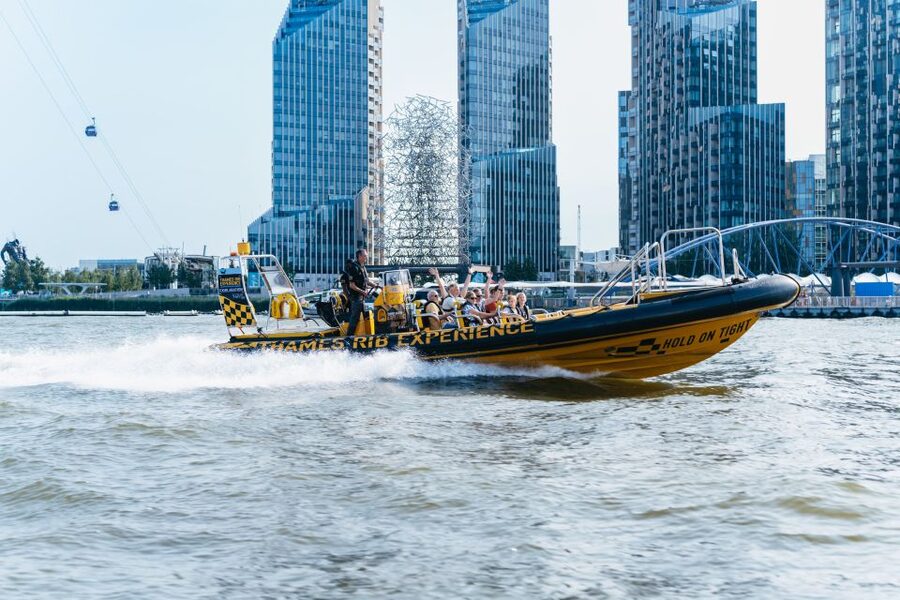 London: 45-Minute Speedboat Sightseeing Tour - The 20-minute full-throttle Thames run through Docklands