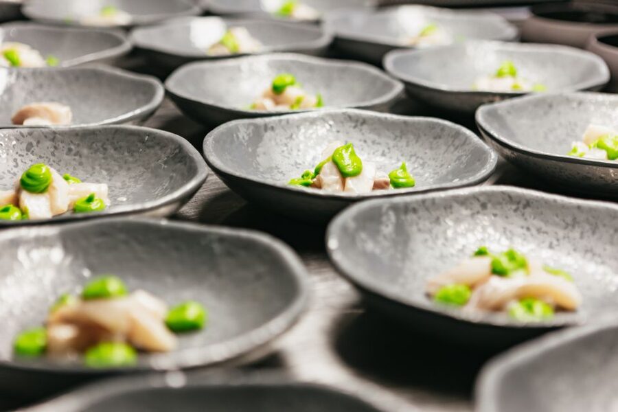 London: 6-Course Gourmet Dinner on a Luxury Coach - The 6-course dinner: what you’re actually eating while you cruise