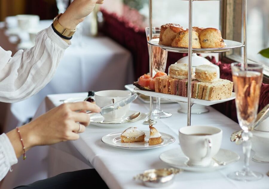 London: Afternoon Tea at The Rubens at the Palace - How the afternoon tea flows in 1.5 hours (your best eating order)
